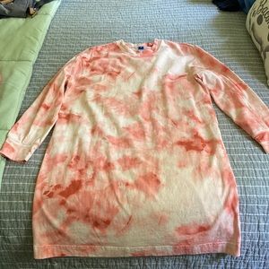 New w/o tags. Old Navy tye dye long sleeve crew neck dress.